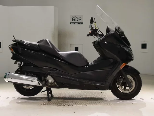 Honda FORZA Z лот № 2842 оценка 4  с аукциона в Японии