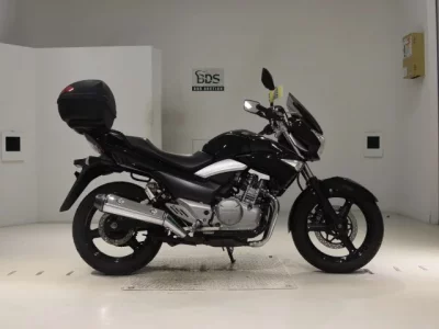 Suzuki GSR250  с аукциона в Японии