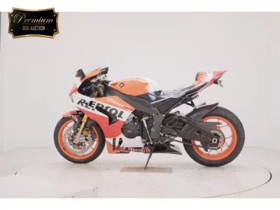 Honda CBR1000RR-RSP лот № 7538 оценка 4  с аукциона в Японии 2
