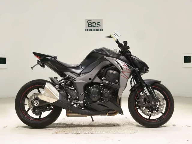 Kawasaki Z1000-5A лот № 7782 оценка 5  с аукциона в Японии