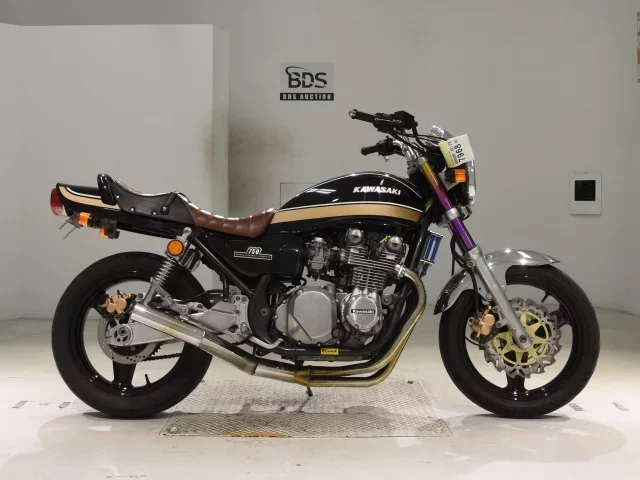 Kawasaki ZEPHYR750 лот № 7968 оценка 4  с аукциона в Японии