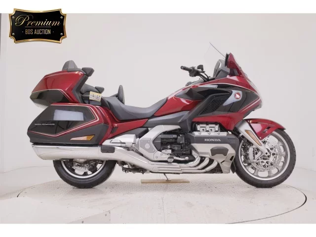 Honda GL1800 TOUR D лот № 2516 оценка 6  с аукциона в Японии