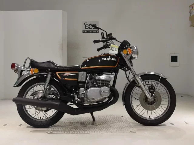 Suzuki GT380 лот № 0243 оценка 4  с аукциона в Японии