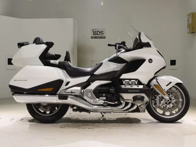Honda GL1800 TOUR D лот № 5399 оценка 5  с аукциона в Японии