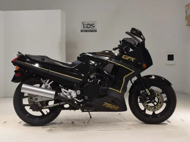 Kawasaki GPX750R лот № 0157 оценка 4  с аукциона в Японии