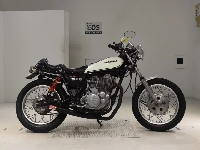 Yamaha SR400-2 лот № 0357 оценка 4  с аукциона в Японии