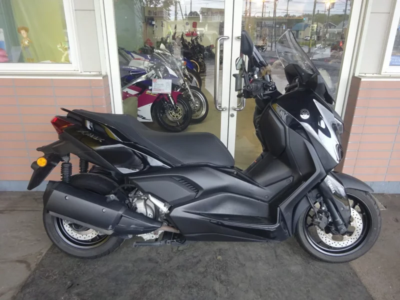 Yamaha XMAX лот № 04088 оценка 4  с аукциона в Японии