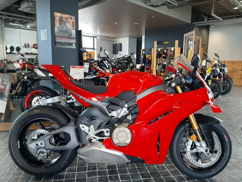 Ducati  PANIGA-REV4S лот № 02193 оценка 6  с аукциона в Японии