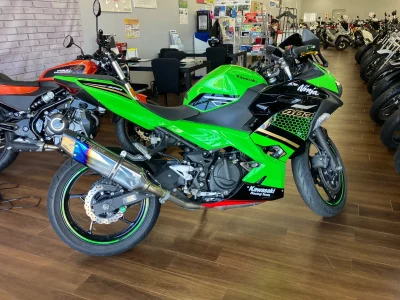 Kawasaki Ninja 400 лот № 00320 оценка 4  с аукциона в Японии 2