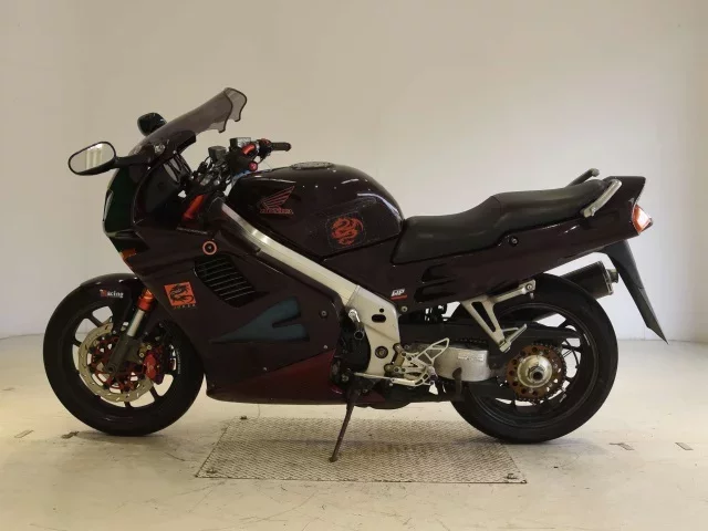 Honda VFR750F-2