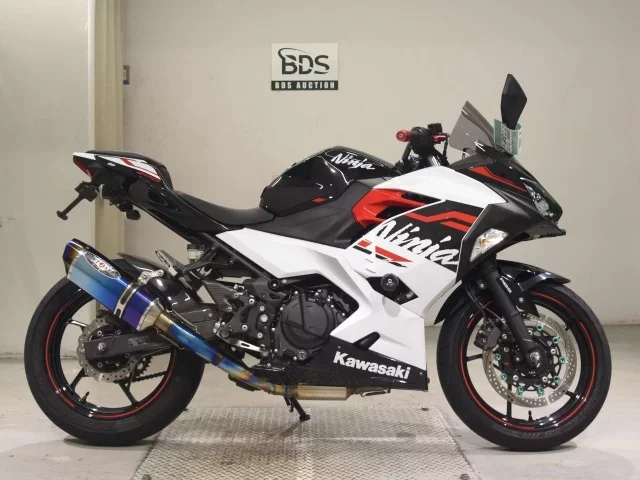Kawasaki NINJA400-2 лот № 7738 оценка 4  с аукциона в Японии