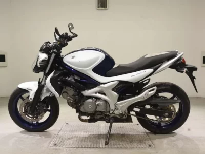 Suzuki GLADIUS400  с аукциона в Японии