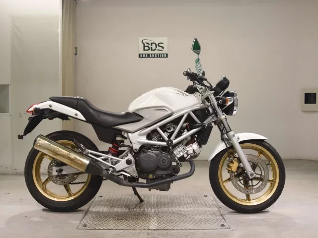 Honda VTR250 лот № 5132 оценка 4  с аукциона в Японии