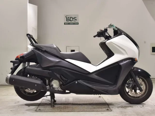 Honda PHASE лот № 2622 оценка 4  с аукциона в Японии