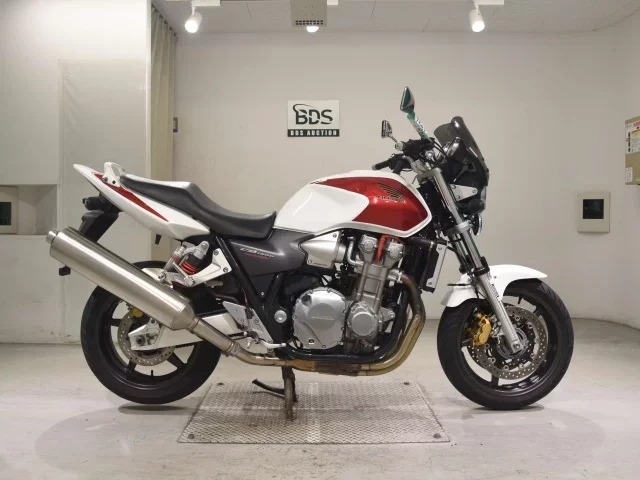 Honda CB1300SF ABS лот № 7587 оценка 4  с аукциона в Японии