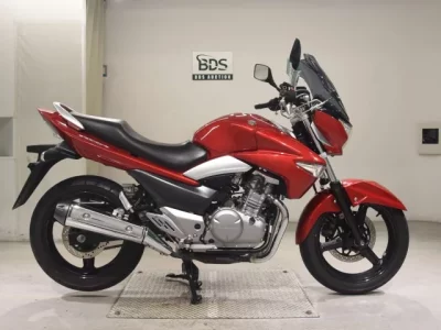Suzuki GSR250  с аукциона в Японии