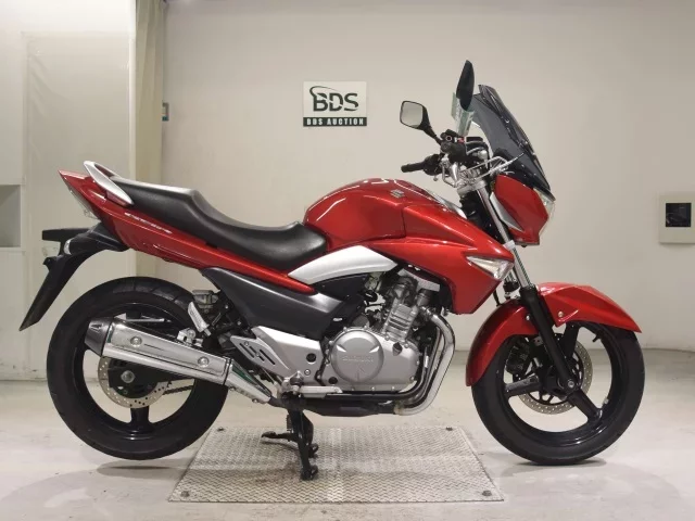 Suzuki GSR250 лот № 5020 оценка 5  с аукциона в Японии