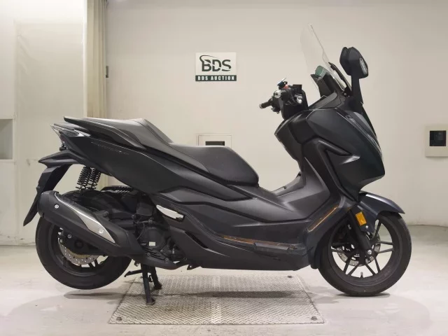 Honda FORZA -4 лот № 5410 оценка 4  с аукциона в Японии