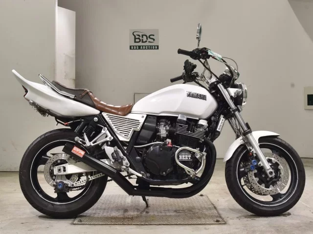 Yamaha XJR400R-3 лот № 2635 оценка 4  с аукциона в Японии