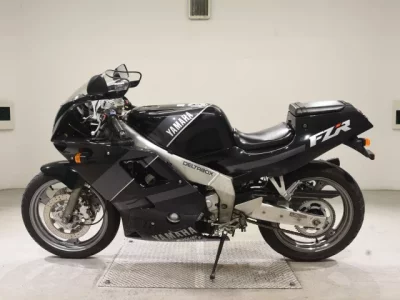 Yamaha FZR250R-2  с аукциона в Японии