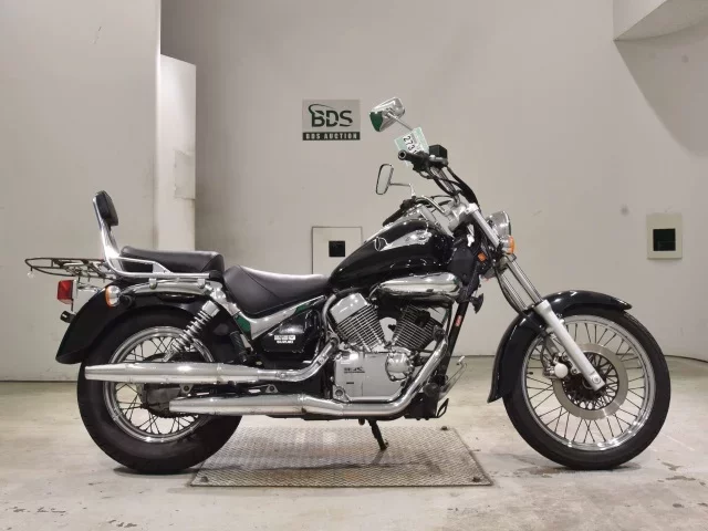 Suzuki INTRUDER 250 лот № 2731 оценка 4  с аукциона в Японии