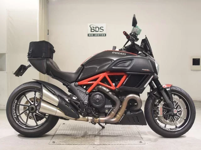 Ducati  DIAVEL CARBON лот № 7507 оценка 5  с аукциона в Японии