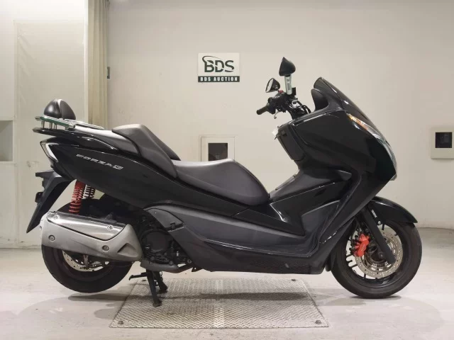 Honda FORZA лот № 5404 оценка 4  с аукциона в Японии