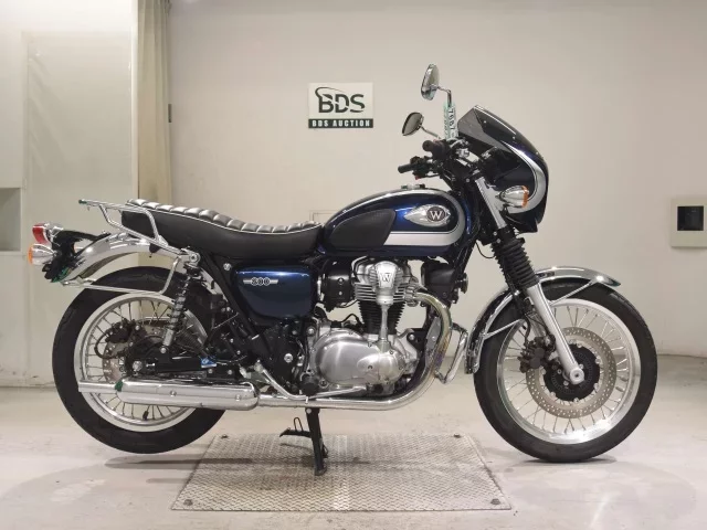 Kawasaki W800-2 лот № 7687 оценка 5  с аукциона в Японии