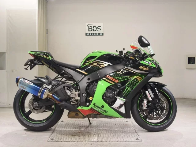 Kawasaki ZX-10RA лот № 7637 оценка 4  с аукциона в Японии
