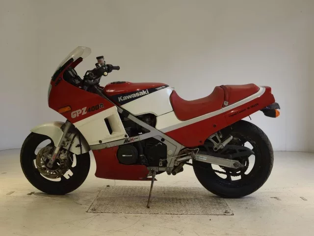 Kawasaki GPZ400R SHO LOUIS NOT EQUIPPED
