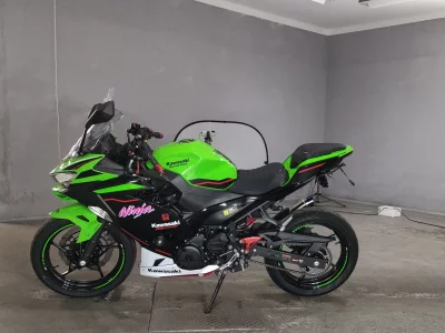 Kawasaki NINJA400 лот № 7152 оценка 4.5  с аукциона в Японии 2
