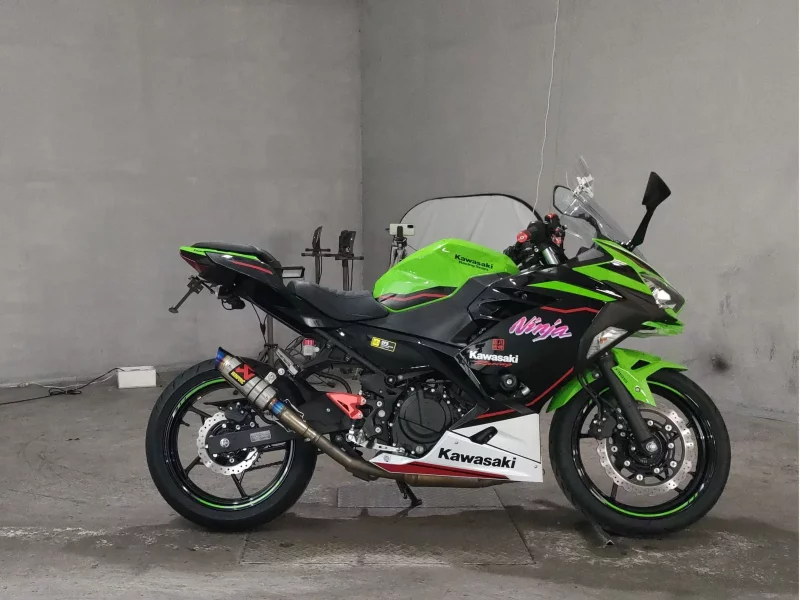 Kawasaki NINJA400 лот № 7152 оценка 4.5  с аукциона в Японии