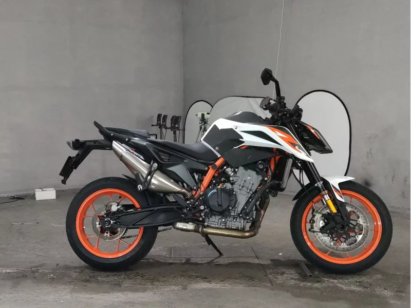 KTM  890 DUKE R лот № 7274 оценка 4  с аукциона в Японии