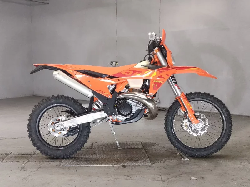 KTM  250EXC SIXDAYS лот № 5635 оценка 6  с аукциона в Японии