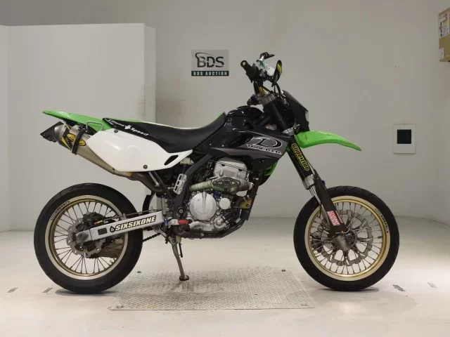 Kawasaki D-TRACKER лот № 7862 оценка 4  с аукциона в Японии