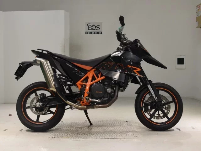 KTM  690 SUPERMOTO R лот № 0365 оценка 5  с аукциона в Японии