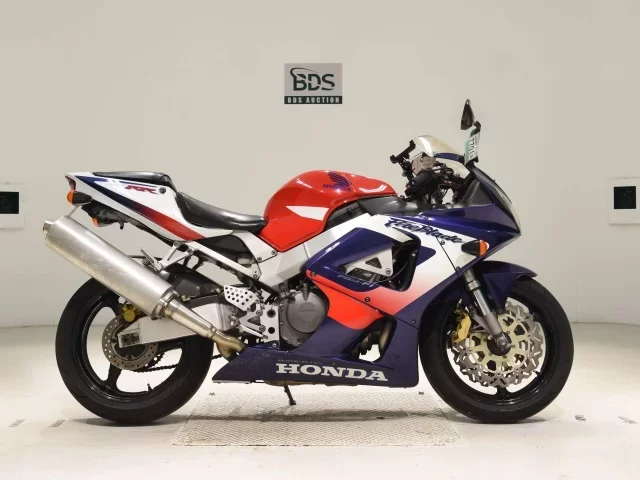 Honda CBR929RR лот № 7701 оценка 4  с аукциона в Японии