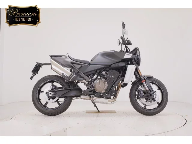 Other HUSQUARNA SUBARU TOPIREN801 лот № 7565 оценка 8  с аукциона в Японии