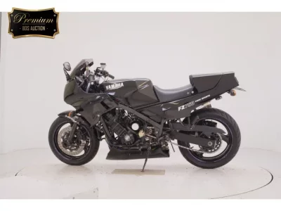 Yamaha FZ750  с аукциона в Японии