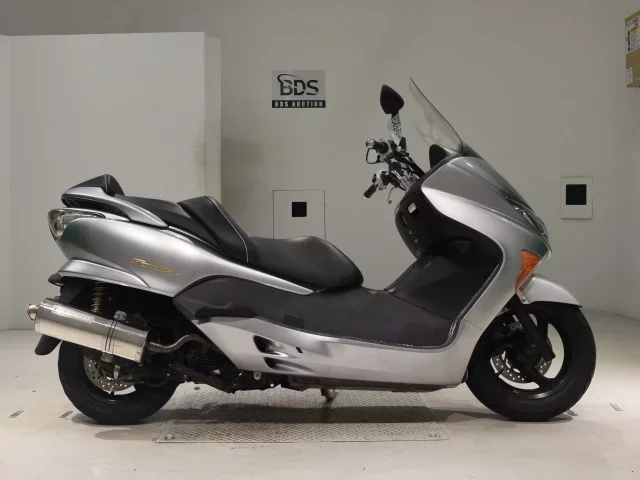 Honda FORZA Z лот № 0420 оценка 4  с аукциона в Японии