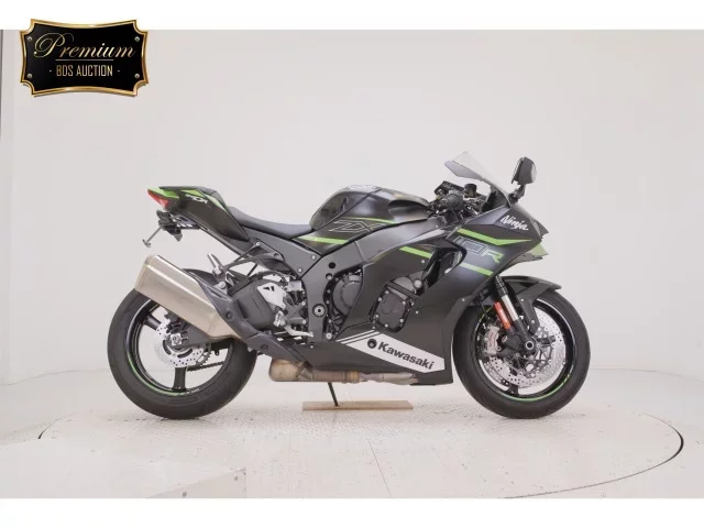 Kawasaki ZX-10RA лот № 0027 оценка 5  с аукциона в Японии
