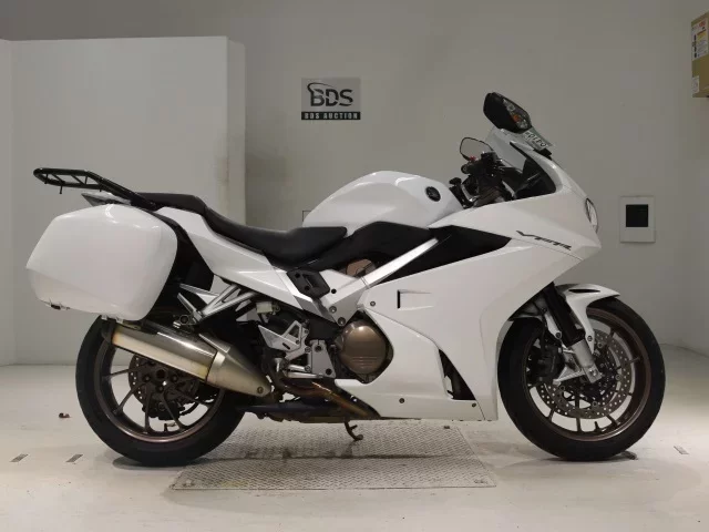 Honda VFR800F лот № 0410 оценка 5  с аукциона в Японии