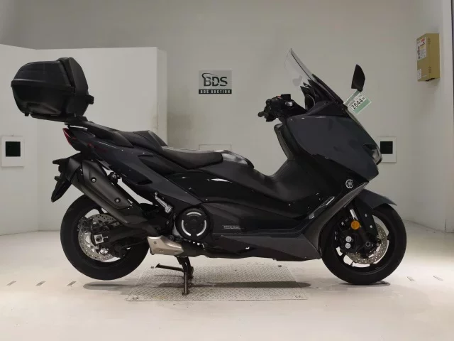 Yamaha T-MAX560T лот № 2644 оценка 4  с аукциона в Японии