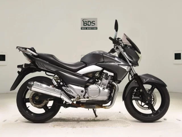 Suzuki GSR250 лот № 5135 оценка 4  с аукциона в Японии