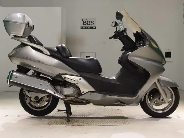 Honda SILVERWING 400 лот № 0429 оценка 4  с аукциона в Японии
