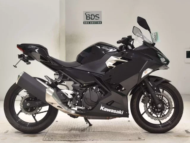 Kawasaki NINJA400-2 лот № 2830 оценка 4  с аукциона в Японии