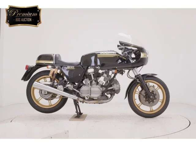 Ducati  900 SS лот № 0032 оценка 4  с аукциона в Японии