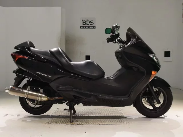 Honda FORZA Z лот № 5405 оценка 4  с аукциона в Японии