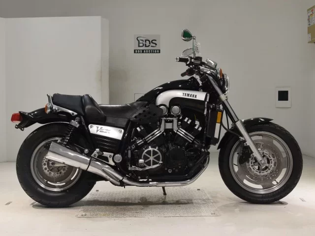 Yamaha V-MAX лот № 2981 оценка 4  с аукциона в Японии