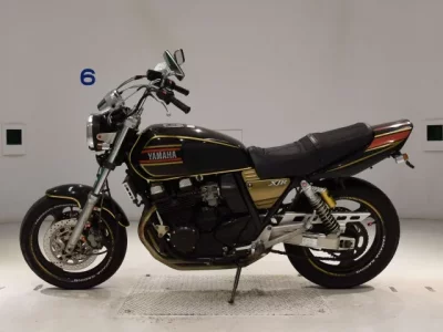 Yamaha XJR400  с аукциона в Японии